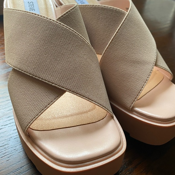 Never Worn Steve Madden SMASH Sandals- size 7 - Picture 7 of 8